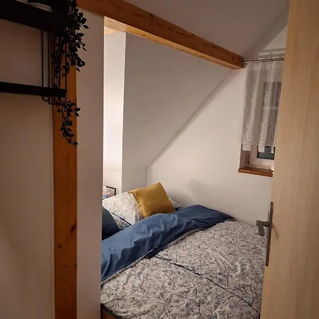 Pyšná Chaloupka V Podkrkonoší Casa de Férias *