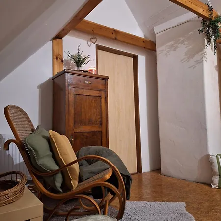 Casa de Férias Pyšná Chaloupka V Podkrkonoší Zlata Olesnice