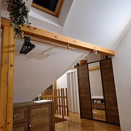 Pyšná Chaloupka V Podkrkonoší Casa de Férias *