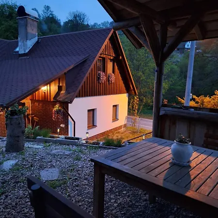 Pyšná Chaloupka V Podkrkonoší Casa de Férias Zlata Olesnice