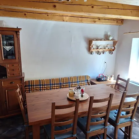 Pyšná Chaloupka V Podkrkonoší *