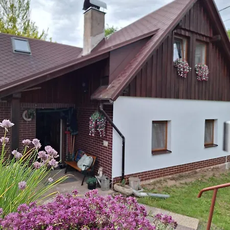 Casa de Férias Pyšná Chaloupka V Podkrkonoší *